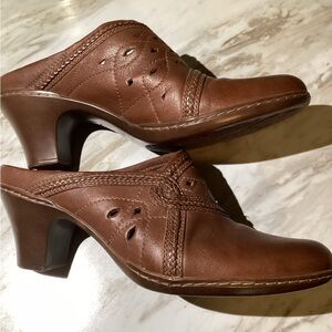 Clarks western detailed mules